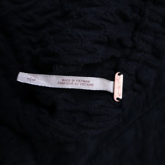 FREE PEOPLE Ladybug Long Sleeve Top Black Textured Ruffle Crop Women's S - Picture 7 of 10